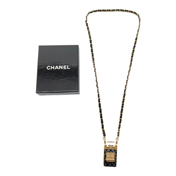 Chanel No.5 Eau de Perfume Mini Bottle Chain Necklace W/Box - Picture 2 of 11